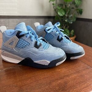 Jordan Air Jordan 4 Retro University Blue Suede Kids 9C Sneaker
